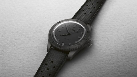 This Blacked-Out Dive Watch Is Not Practical. I Still Want One