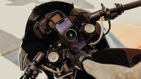 This Brilliant New Motorcycle Phone Mount Solves the Biggest Problem of its Predecessors