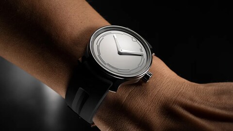 This Ultra-Minimalist Sports Watch Does Something No Other Watch Does