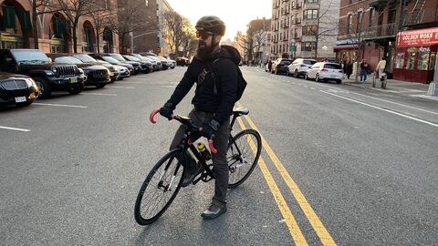 An Ode to the Fixie: Why I Ride a Bike Without Brakes