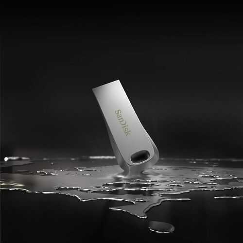 Save 71% on the SanDisk 256GB Ultra Luxe USB 3.1 Gen 1 Flash Drive