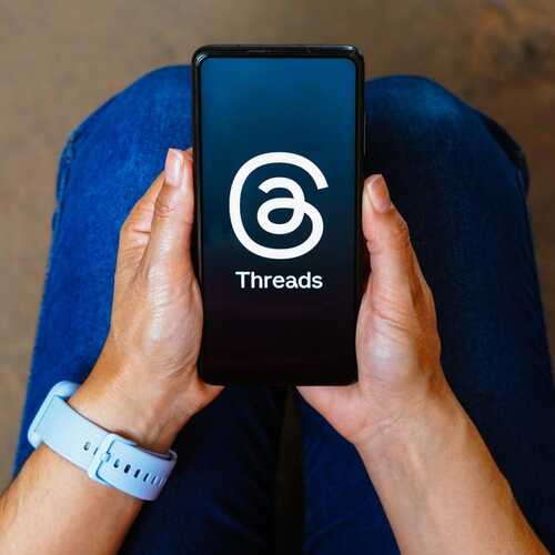 How to Download Pictures and Videos From Threads on Your Android