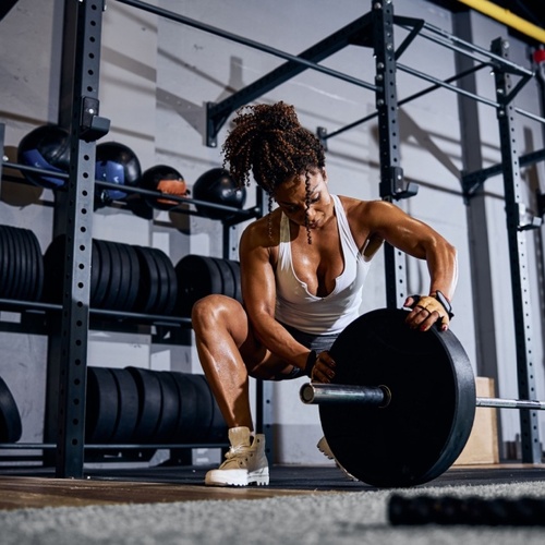 The Best Ways to Get Plates On and Off a Deadlift Bar