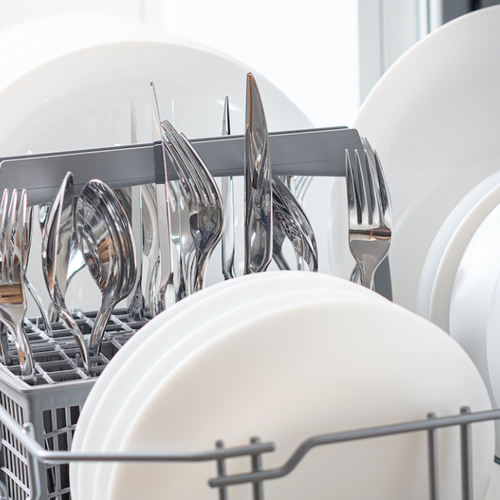 Tinfoil in the Dishwasher Doesn't Actually Shine Your Flatware