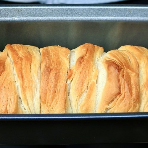 Make a Pull-apart Loaf With Canned Biscuit Dough