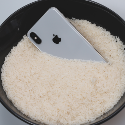 Stop Putting Your Wet iPhone in Rice, Apple Says