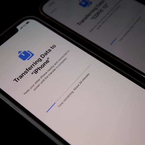 How to Transfer Data From an Old iPhone to a New One