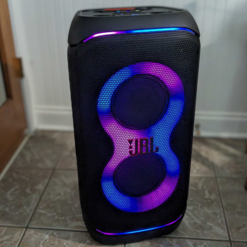 The JBL PartyBox Stage 320 Is the Only Speaker I Want for My Parties