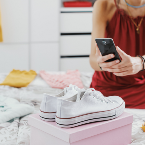 My Four Favorite Apps for Selling Used Clothing and Household Items