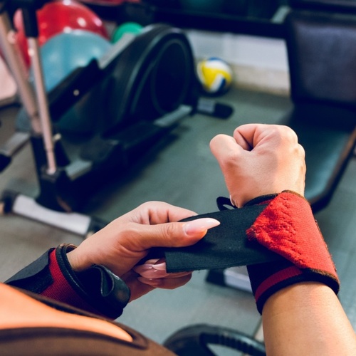 Wrist Wraps and Lifting Straps Serve Very Different Purposes in the Gym