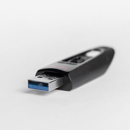 Onderzoek naar eigen gebruik USB-sticks bij Belastingdienst