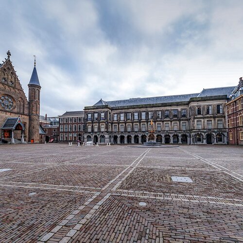 Uitdijende overheid betekent op termijn hogere belastingen