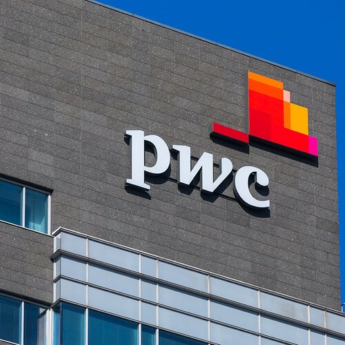 PwC snijdt in bonussen op verzoek van personeel
