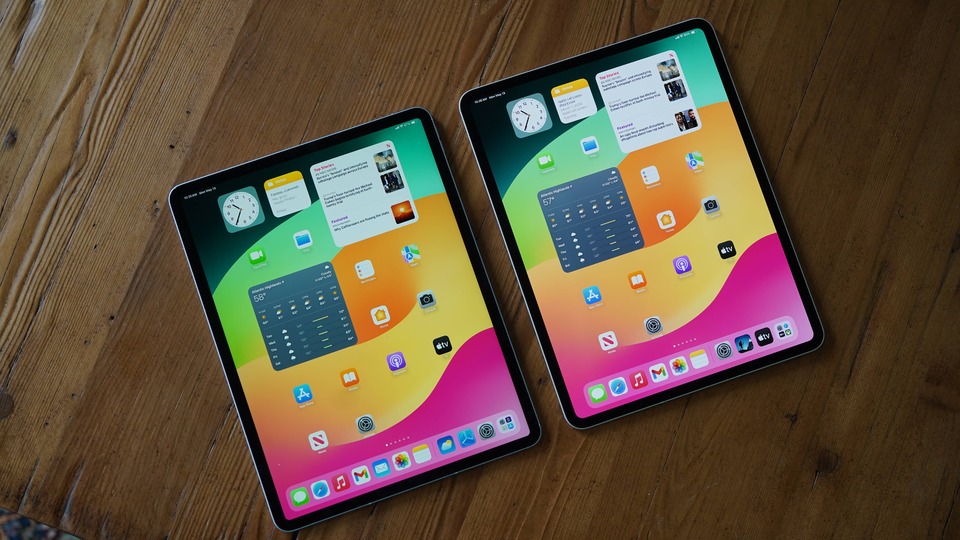 What’s the Difference Between Apple’s Two Biggest iPads?